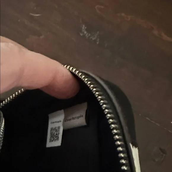 Coach Coachtopia black and white  Leather cosmetic case - Picture 3 of 6